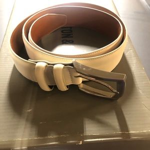 Men’s white suede belt